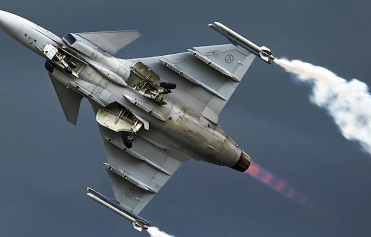 Egy Ukrajna felől érkező kisrepülő miatt riasztották a Gripeneket éjjel