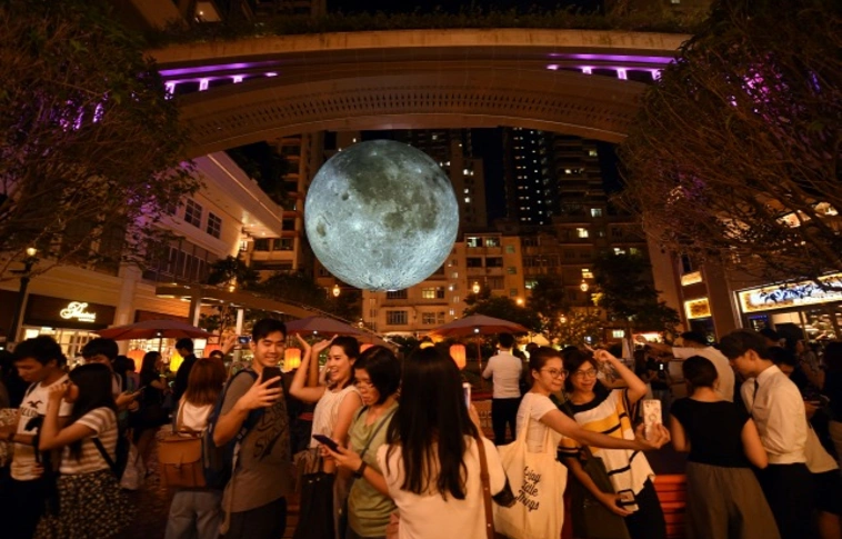 Szállítás közben elveszett egy 7 méteres Hold-installáció