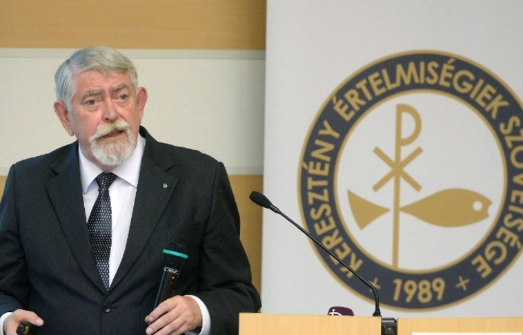 Védőnők napja: köszönet és megbecsülés illeti a védőnőket