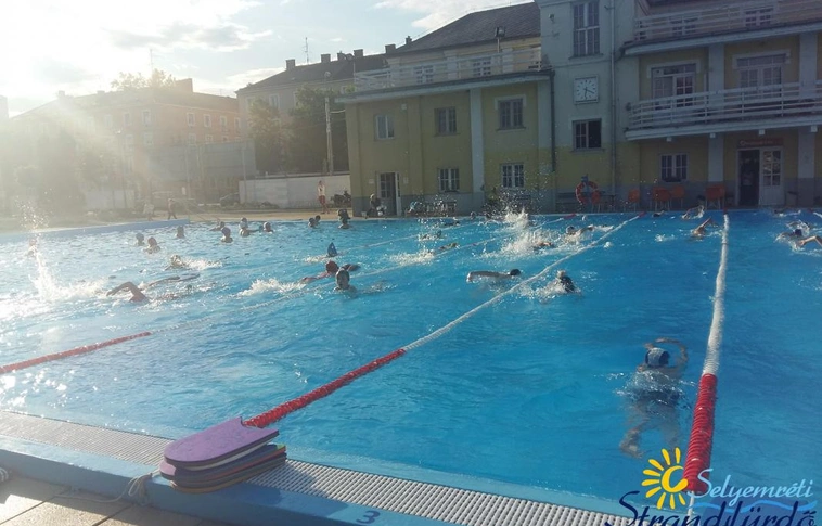 Mutatjuk, szombaton hogyan tartanak nyitva a fürdők, ügyfélszolgálatok
