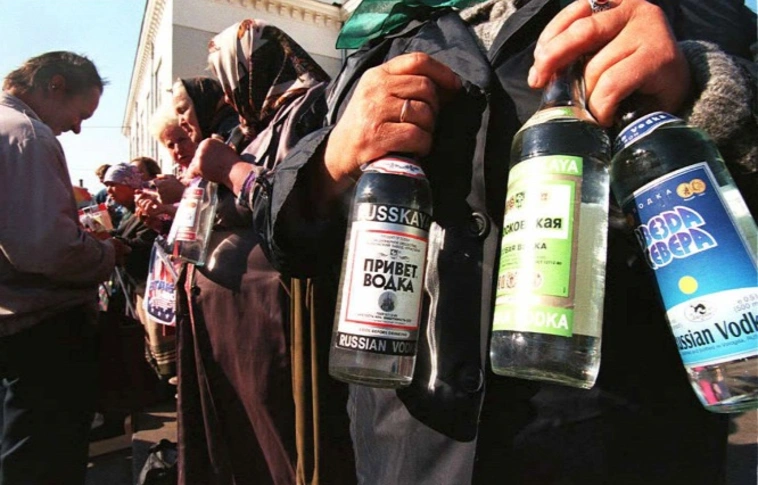 Öt év alatt csaknem felére csökkent az oroszok alkoholfogyasztása