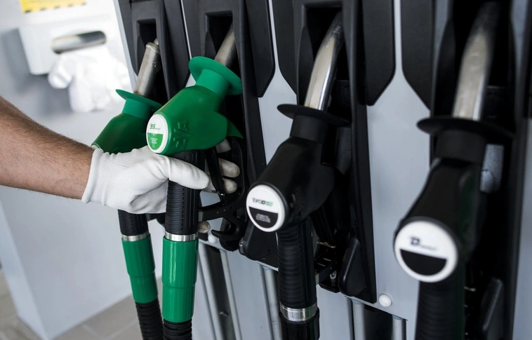 Autósok! Kezdjük egy jó hírrel a pénteket