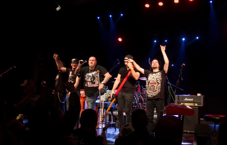 Deák Bill '70 novemberben az Arénában vendégekkel