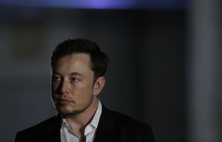 Több ezer embert küld el a Tesla, zuhan a cég