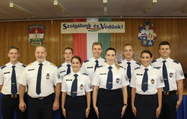 Ifjú rendőrtisztek vették át kinevezési okmányaikat a megyében