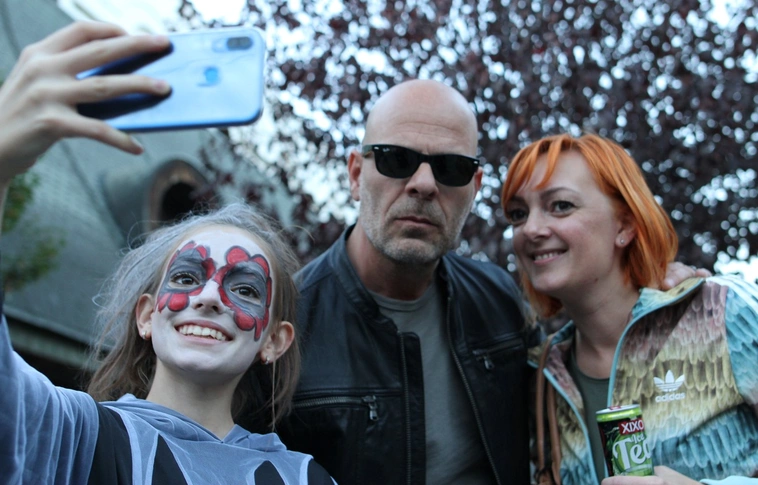 Meglepetésvendég az Avalon Park belvárosi flashmobján (Képgalériával!)