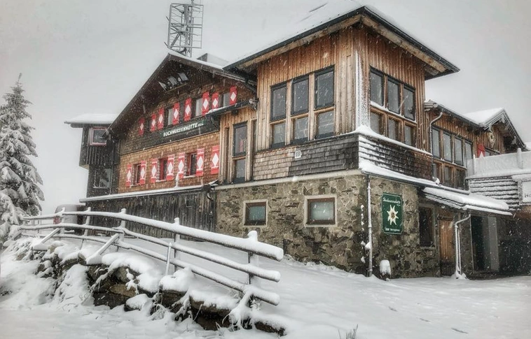 Leesett a hó az osztrák Alpokban