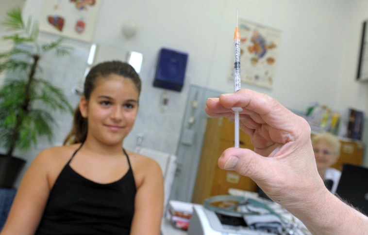 Idén is kérhető a hetedikes lányoknak a méhnyakrák elleni védőoltás