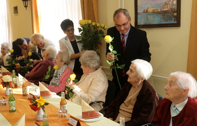 Az időseket ünnepelték és köszöntötték az Aranykorban (Képgalériával!)