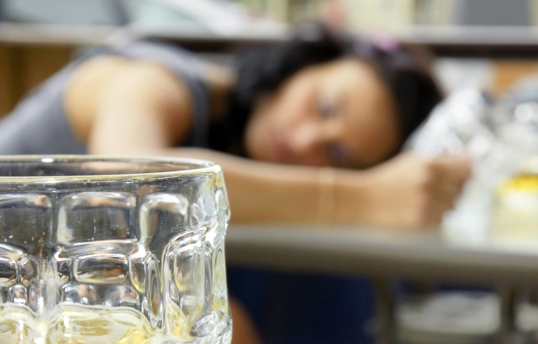 Hihetetlen: ittasan veszélyeztette alig három hónapos csecsemőjét egy nő