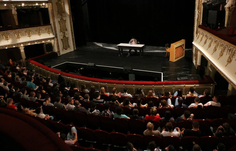 Könyvlapokról a színpadra – Magyar dráma napja a Miskolci Nemzeti Színházban