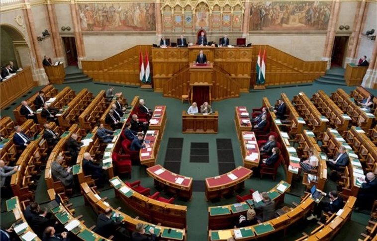 Ha most lenne a választás, a DK és az LMP nem jutna be a parlamentbe