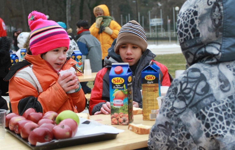 Több száz gyermeknek teszik szebbé a karácsonyt