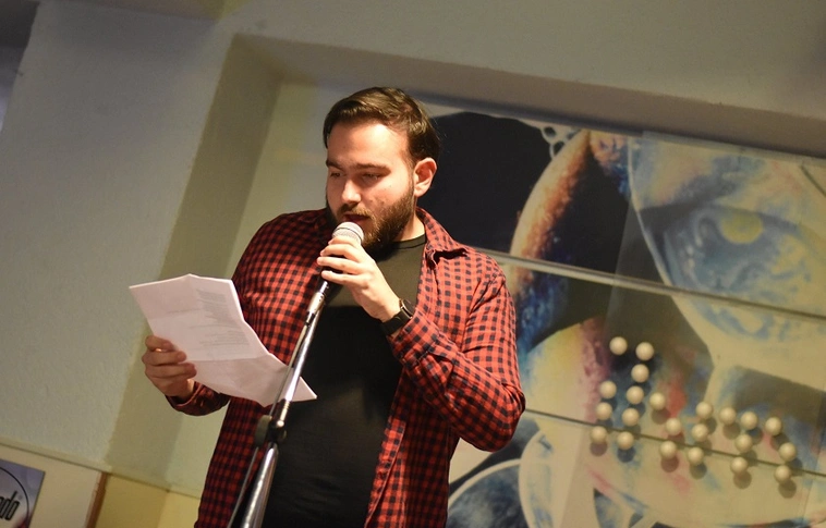 Tedd könnyűvé, boldoggá, személyesebbé – Slam poetry a Miskolci Egyetemen