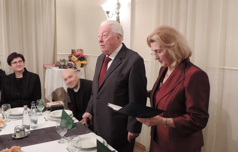 „Semmim sincs, amit nem Krisztustól kaptam” – Szathmáry Sándor 90 éves