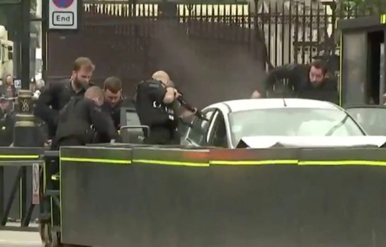 Így csaptak le a rendőrök a londoni gázolóra (Videóval!)