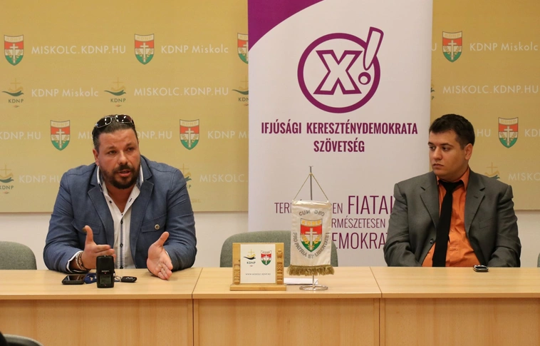 Zárug: „A vesztes csapat öltözőjének hangulata uralkodik az ellenzéki pártoknál”