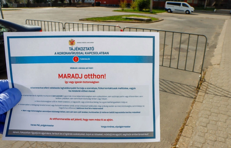 maradj-otthon-parkolok-koronavirus.jpg
