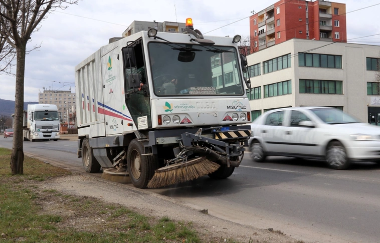 út tisztító gép, tavaszi takarítás,