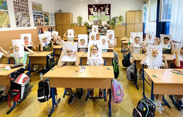 Kreatív tanórán vettek részt.