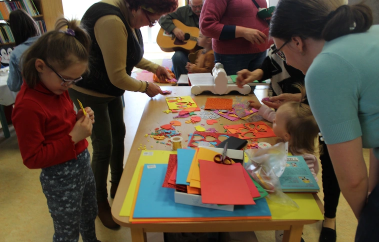 játék a könyvtárban