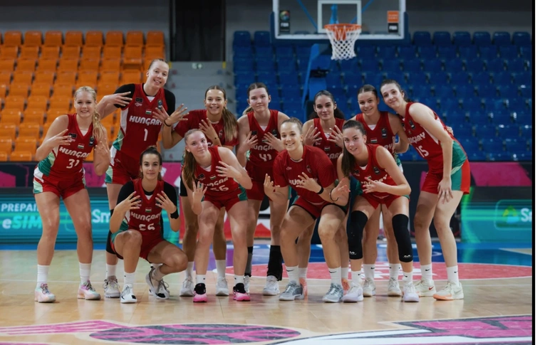 magyar U19-es leány kosárlabda válogatott a vb-n Fotó: FIBA