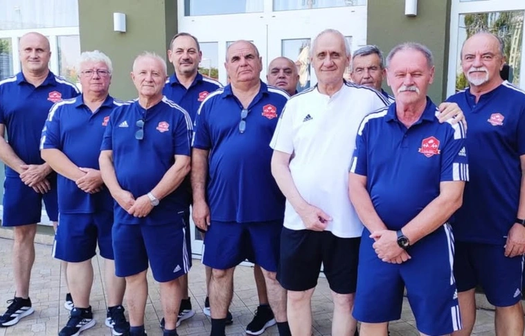 játékvezetők  Vecsésen