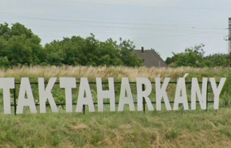 Taktaharkány felirat