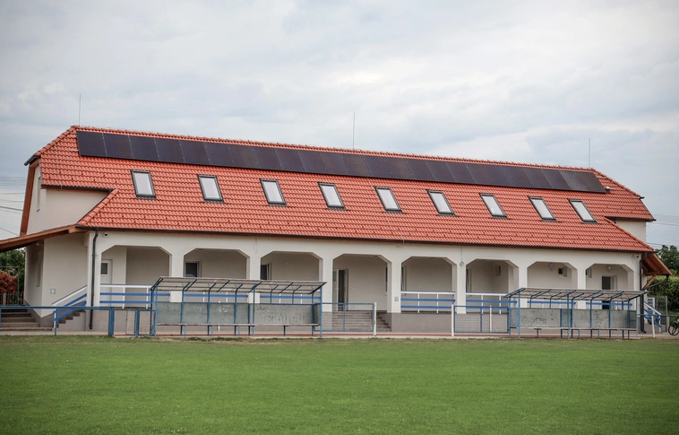 Szirmabesenyő labdarúgó pálya Fotó: szise, Lengyel Roland