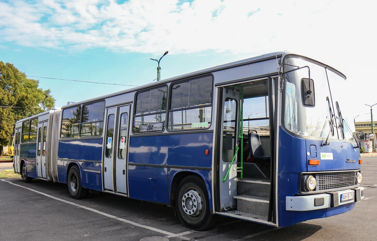 ikarus280