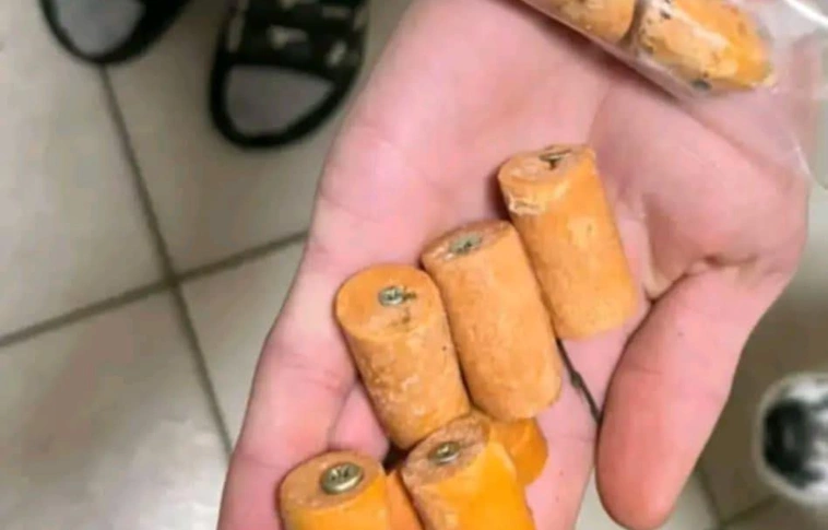 Szöges virslik Miskolc utcáin. Fotó: Facebook