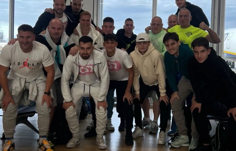 A Chicago csapata az indulás előtt a Ferihegyi repülőtéren. Balról Titkó Krisztián. Fotó: magánarchívum