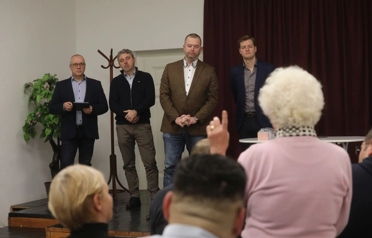 Közrendvédelem, illegális hulladék és a vasgyári SZTK jövője – fontos ügyek kerültek elő az alpolgármesteri fogadóórán. Fotó: Juhász Ákos