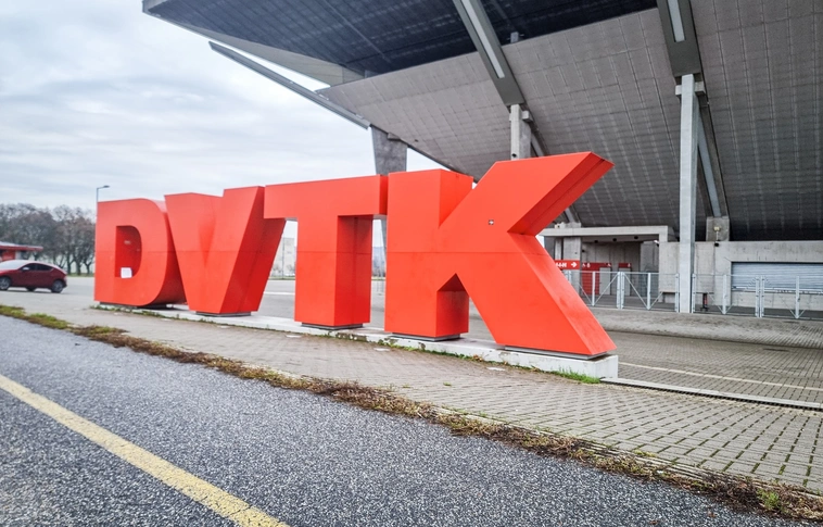 Tiktokzatos csomagok lepték el Miskolc utcáit. MiReHu