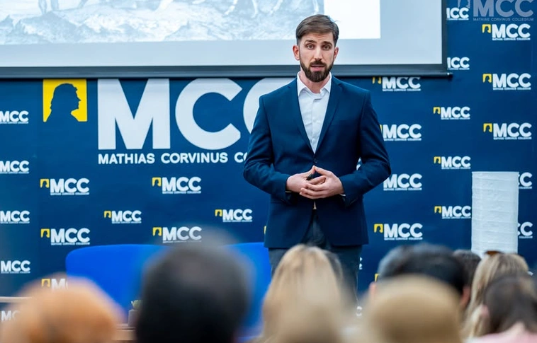 Sayfo Omar a Migrációkutató Intézet kutatási vezetője. Fotó: MCC