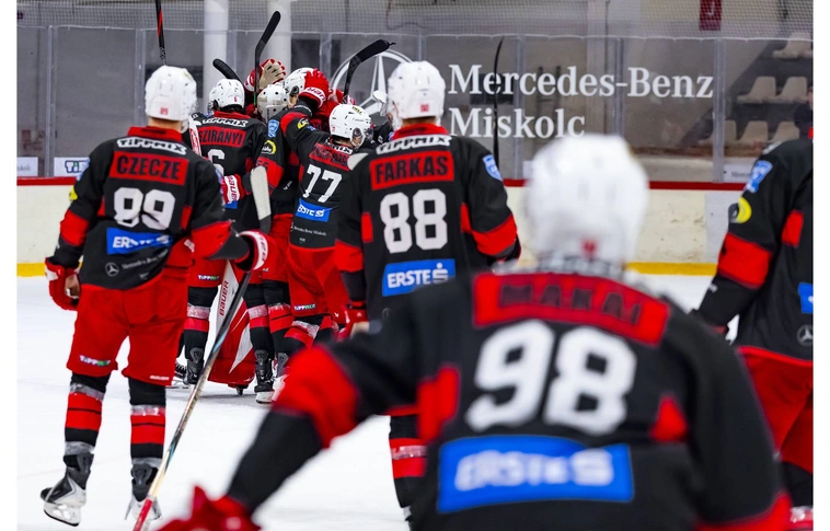 Czecze Hunor (balról, a Macik egyik miskolci mérkőzésén) is szerepel az olaszországi vébén. Fotó: magánarchívum 