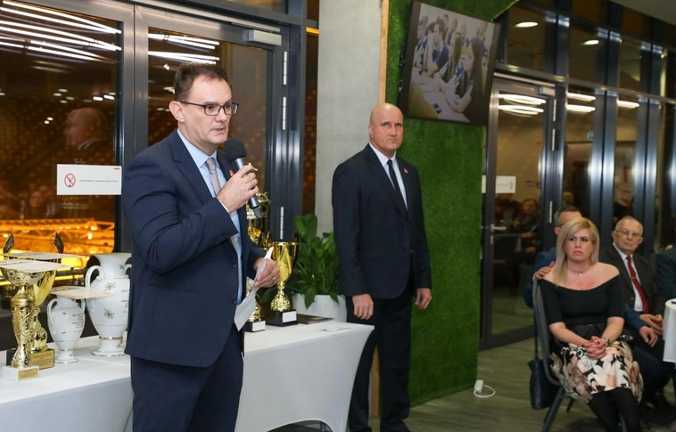 Dr. Varga Zsolt egykori FIFA asszisztens, a vármegyei játékvezetők elnöke köszönti majd a jubilálókat. Fotó: magánarchívum