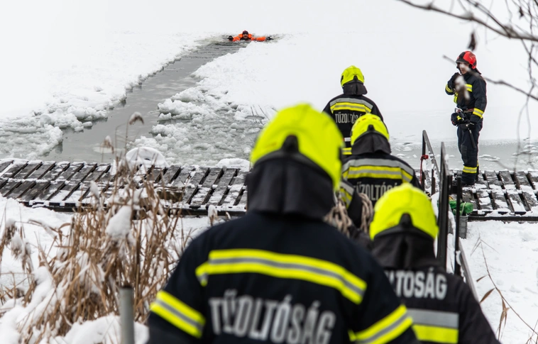 jeges víz mentés katasztrófavédelem