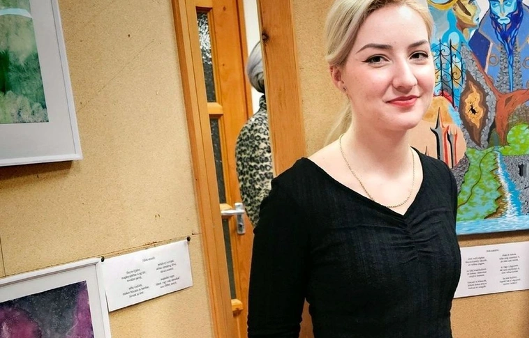 Novák Netti Vivien Elhagyott zárójelek című kiállítása