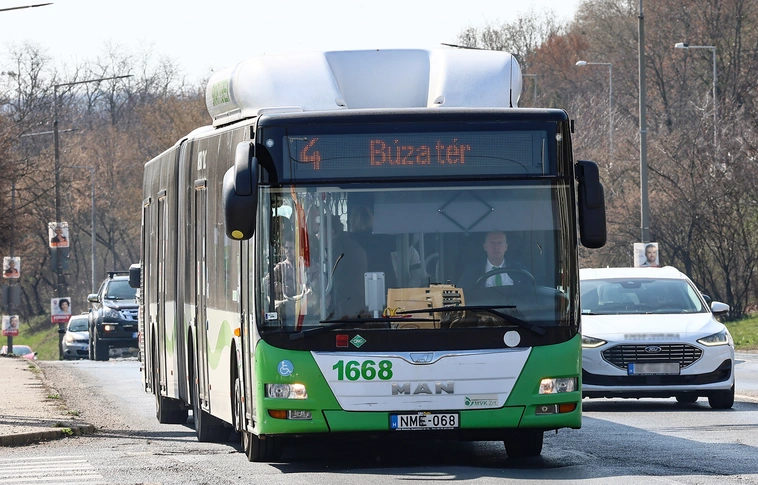 Forgalomkorlátozás szombat este a Tapolcai elágazás térségében. Forrás: MVK