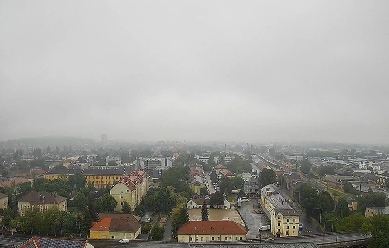 időjárás zápor zivatar_Átrium webkamera