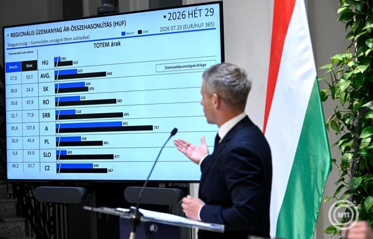 Budapest, 2026. július 23. Magyar Péter miniszterelnök a Miniszterelnökségen tartott kormányszóvivői tájékoztatón 2026. július 23-án. MTI/Hegedüs Róbert