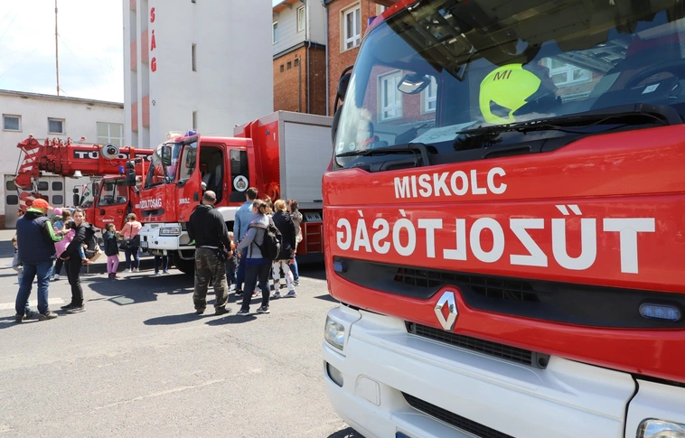 Nyitott Szertárkapuk - gyermeknap a tűzoltóságon