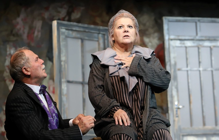 Máli néni - komédia a Kamaraszínházban