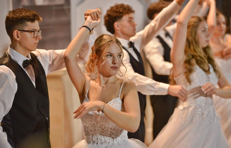 Földes szalagavató az Egyetemen