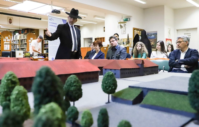 Makett kiállítás a holokauszt 80. évfordulóján a Földesben