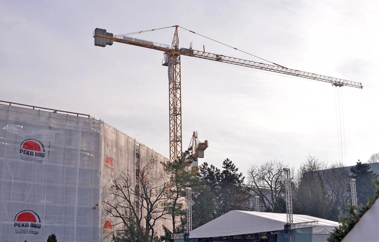 Szigetelik az Avalon társasház homlokzatát