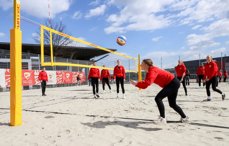 Strandröplabda pálya átadó a DVTK soprtligetben