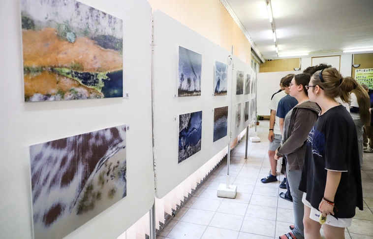 Herendy Adrienn drónfotó kiállítása a Telekiben