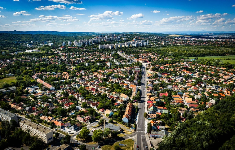 A 26-os felújítása madártávlatból